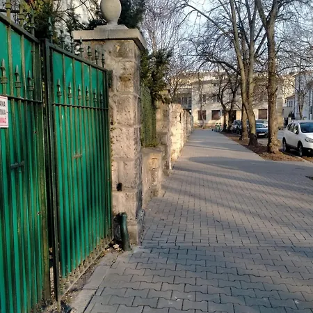 柠檬树旅馆 旅馆